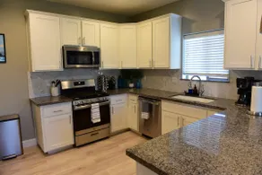 Spacious 5BD Home w EV charger near Sequoia Ntl Pk - Image 4