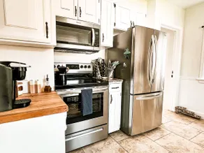 Amazing 3 Bedroom Cottage w/Spa, Home Office & Gym - Image 5