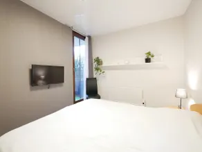 First floor apartment with private parking in front of the house - Image 2