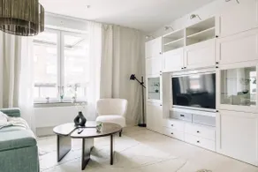 Modern Flat w/ Balcony in Waterfront Suburb - Image 2