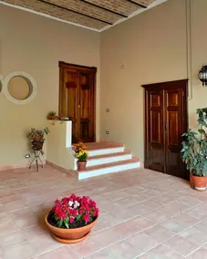 Apartment in a noble building - Image 3