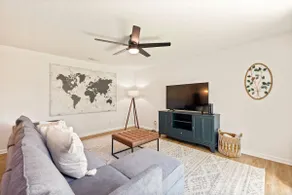 Minutes To Airport/Easton~Spacious Ranch~Garage! - Image 2