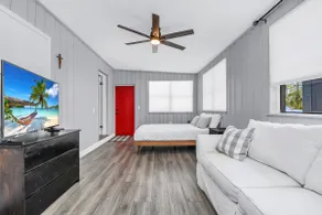 Red door cottage of Mount Dora - Image 2