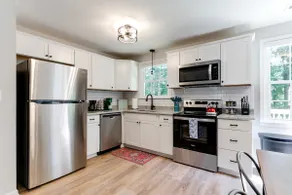 Charming Cheerful 3 Bedroom Home in Richmond VA - Image 2