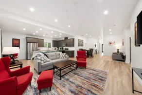 Luxury & Big Retreat in Sacramento, CA - Image 3