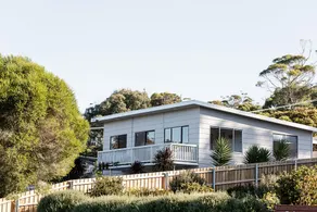 Driftwood Rest Binalong Bay Sleeps 4 - Image 2