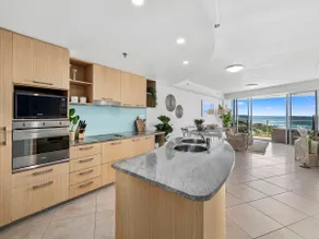 Sensational Ocean View 2 Bedroom Apartment - Image 4