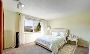 COZY 2-BEDROOM SUMNER RETREAT - Image 4