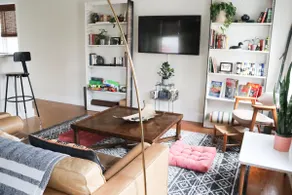 Entire Downtown Eclectic Apartment. - Image 5