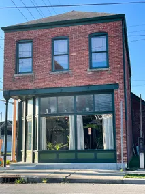 Entire Downtown Eclectic Apartment. - Image 2