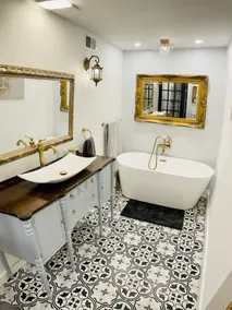Adorable French Cottage style - 1 bedroom. - Image 2