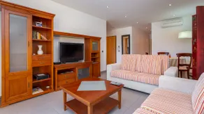 Lovely 2 bedroom apartment with air con and excellent communal pool & bar - Image 4
