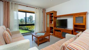 Lovely 2 bedroom apartment with air con and excellent communal pool & bar - Image 2