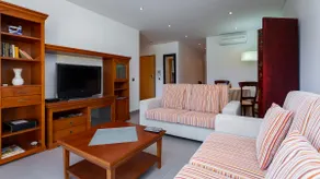 Lovely 2 bedroom apartment with air con and excellent communal pool & bar - Image 5