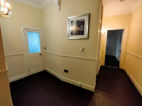 2 Bedroom Apartment on Royal Mile - Image 5