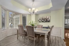 Luxurious 4BD3.5BA Spacious Game Room Loft Big Yard - Image 3