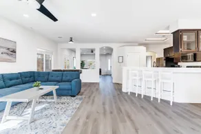 Beautifully remodeled luxurious 3BR/2BA pool house - Image 3