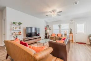New 4b/3b Home close to Downtown Ft Worth - Image 3