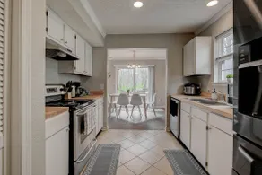 ⭐Spacious Modern🏡 Easy 🚘 to Downtown Pet Friendly - Image 5