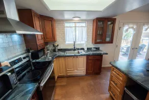 Sol Oasis - A sanctuary of comfortable space - Image 4