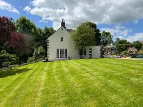 Large 6 bedroom house with private heated pool - Image 5