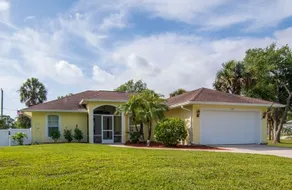 Updated Private 3/2 Beach Getaway w/ Heated Pool - Image 3