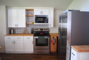 * The Farmhouse * fully renovated charmer - Image 4