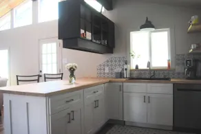 * The Farmhouse * fully renovated charmer - Image 5