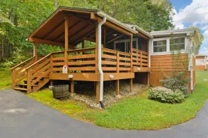 The Gala Getaway @ Backyard Apple Cottages - Image 2