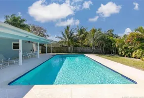Clean Home Large Heated-Pool - 3/2 +Ofc/den - 3 Miles to Beach \"Jupiter Escape\" - Image 3