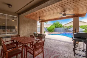 Free Pool Heat, 5 Mins to Shop & Dine, Pets OK - Image 5