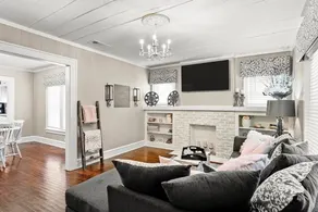 Charming, Historic Home Minutes from Magnolia - Image 2