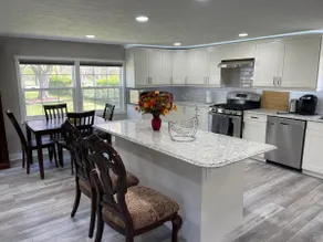 Gorgeous 2BR home near ND (absolutely no parties) - Image 4