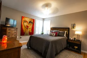 Feels Like Home - Close to Downtown! - Image 4