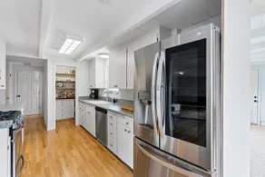 Beautiful midcentury with pool and A/C (central) - Image 4