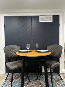 Cozy One Bedroom Flat - 15 minute walk to downtown - Image 3