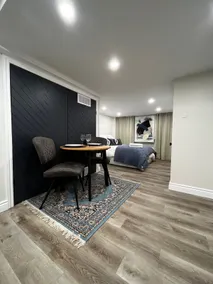 Cozy One Bedroom Flat - 15 minute walk to downtown - Image 4