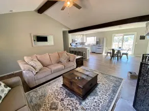 Eufaula Lake front home with private dock & slip. - Image 3