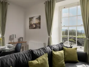 Gorgeous 1 Bedroom Apartment - Image 2