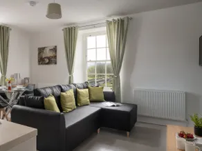 Gorgeous 1 Bedroom Apartment - Image 5