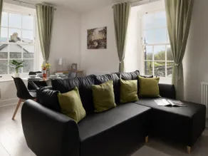Gorgeous 1 Bedroom Apartment - Image 3