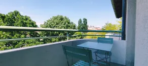 Indy Apartment - Parking Balcony Modern Clean Quiet - Image 3