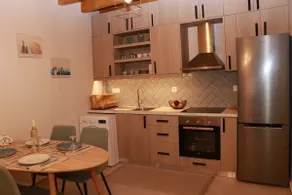 George's Stonehouse - Image 4
