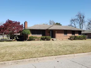 Riverside midcentury 3 bedroom 2 bath charmer. - Image 2