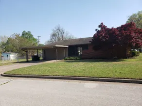 Riverside midcentury 3 bedroom 2 bath charmer. - Image 3