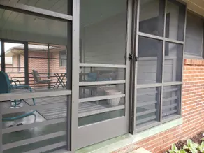 Riverside midcentury 3 bedroom 2 bath charmer. - Image 4