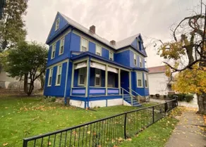 The Charming Blue Peacock Guest House - Image 3