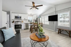Angel Fish Beach Cottage - Image 2