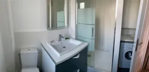 Cosy 1-Bedroom Apartment in Paris with AC - Image 4