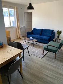 Cosy 1-Bedroom Apartment in Paris with AC - Image 3